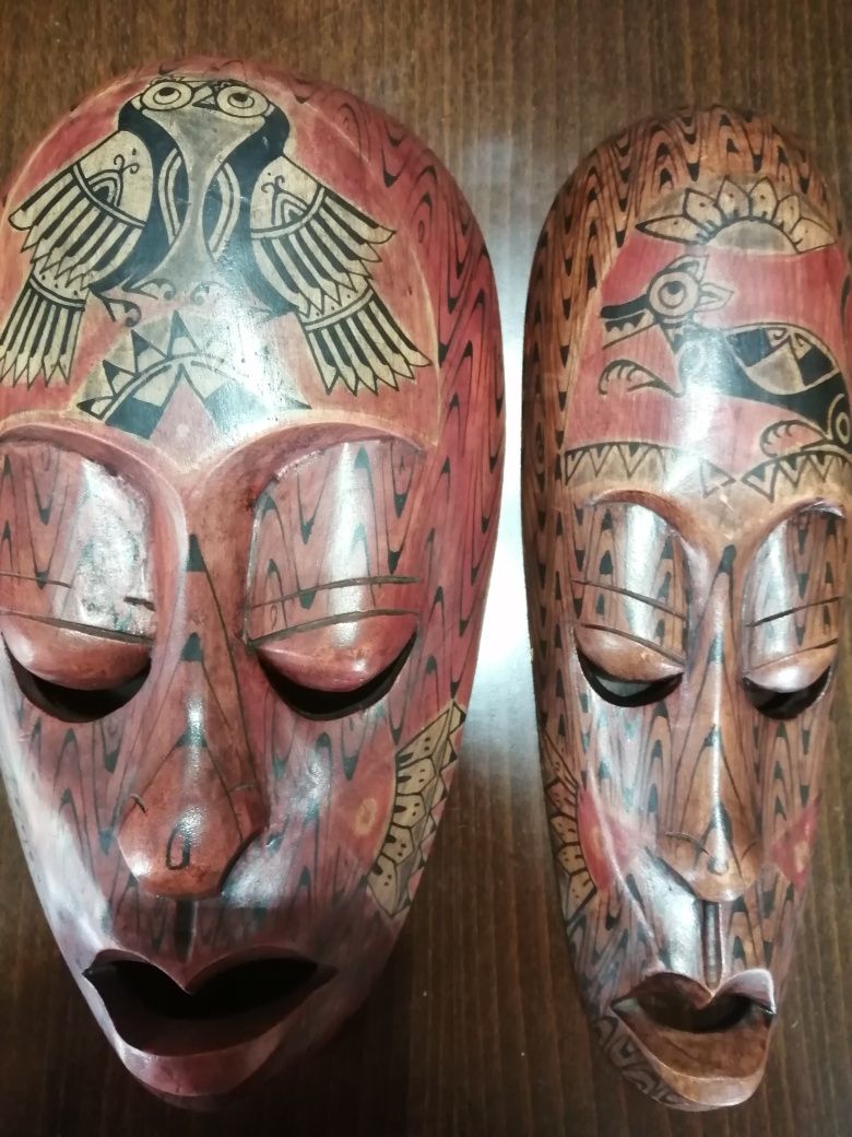 Mască africană, sculptată, pictată