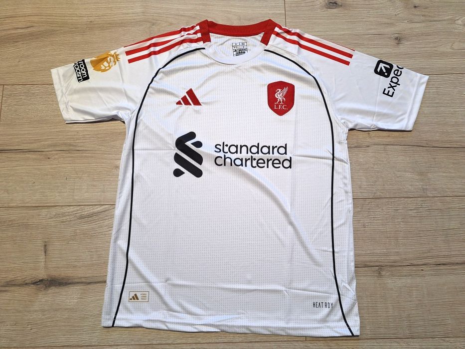 Футболна фланелка на Ливърпул сезон 25/26!