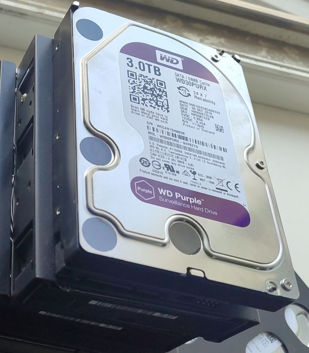 Жёсткие диски 3ТБ WD Purple в отличном состоянии