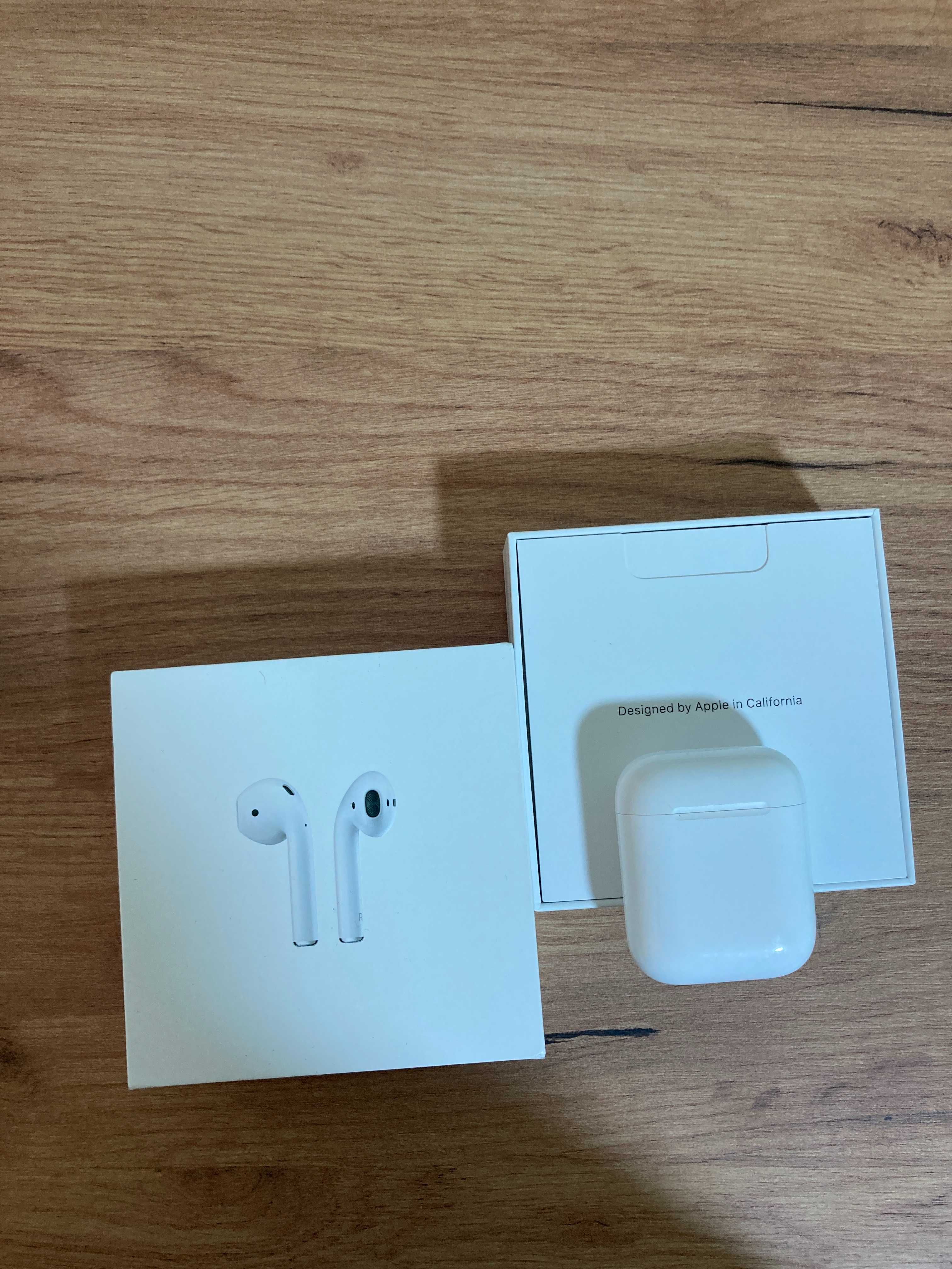 AirPods 2 поколения б/у в отличном состоянии