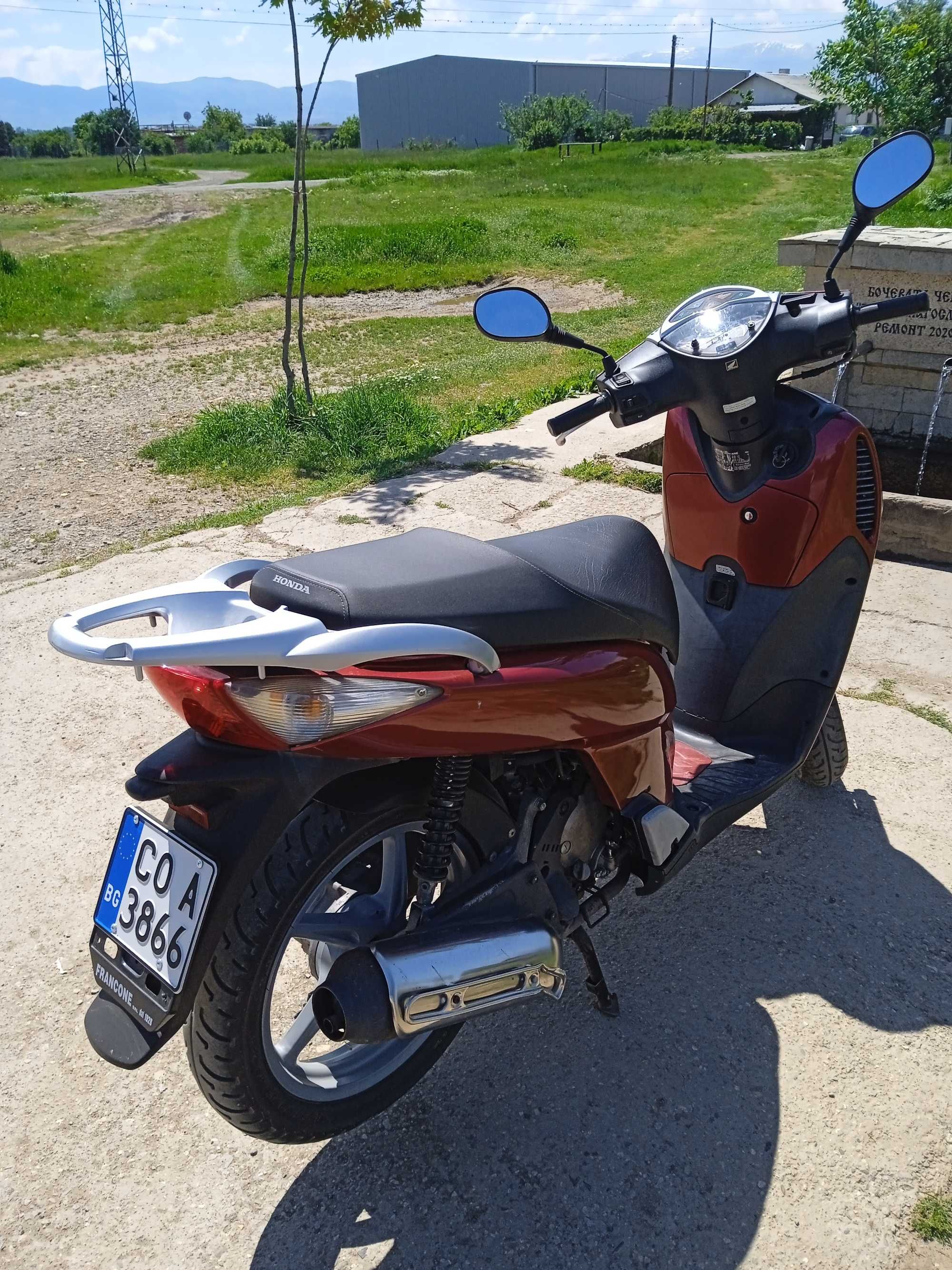 Продавам Honda sh 125i