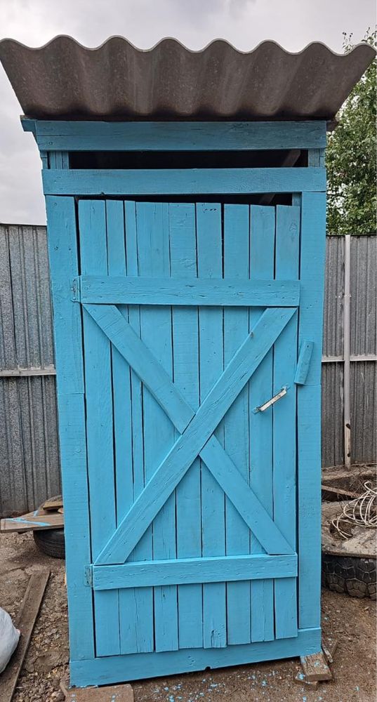 Продаю Деревянный туалет