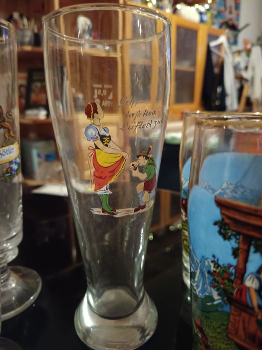 Чаши и халби за бира