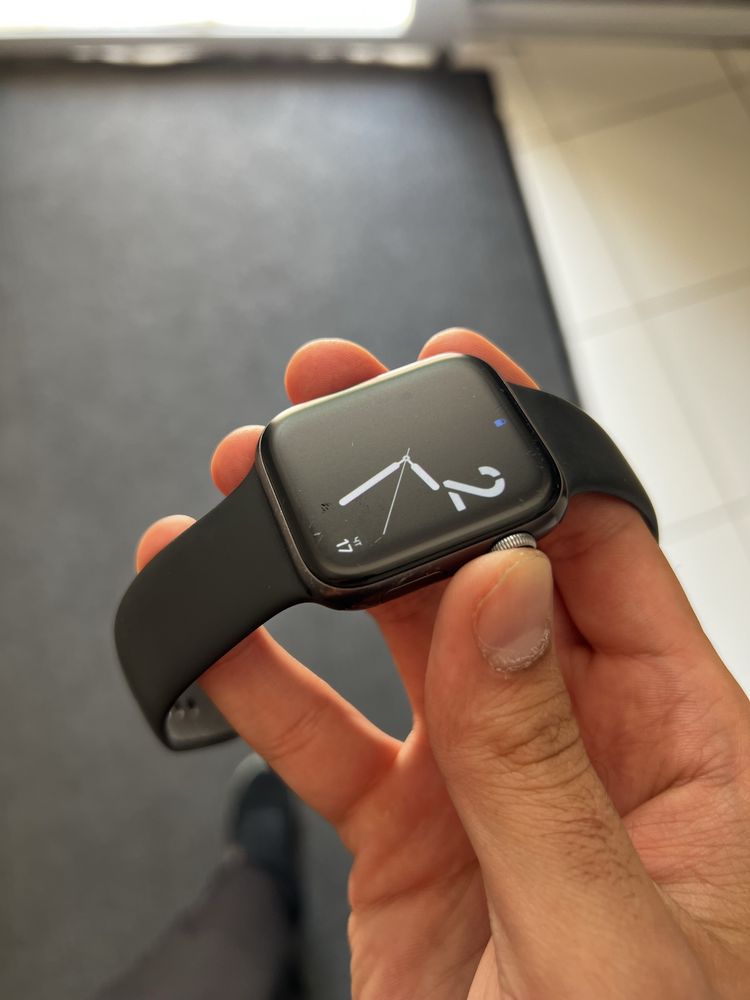 Apple Watch 5 44