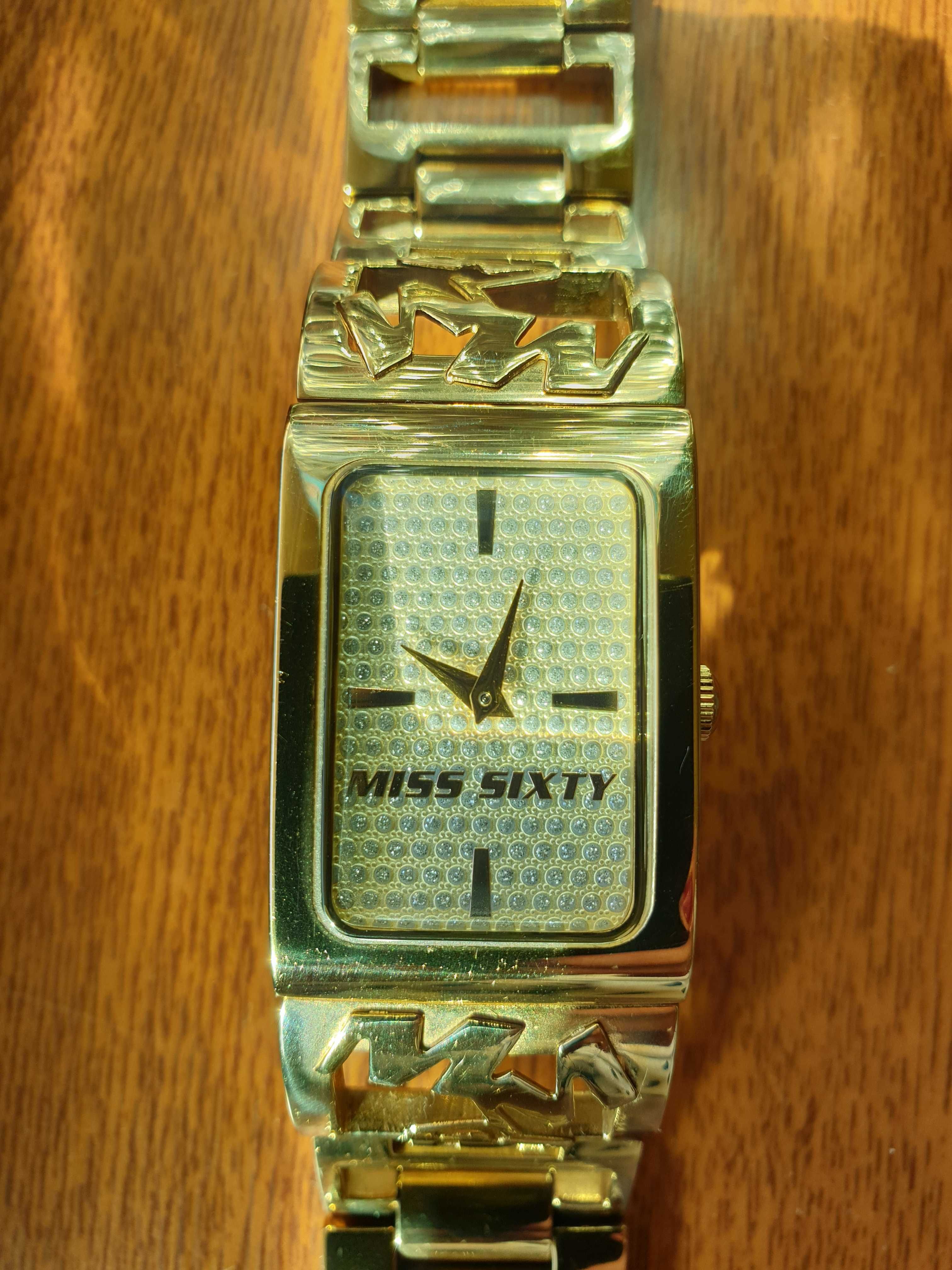 Страхотен часовник MISS SIXTY (като нов)