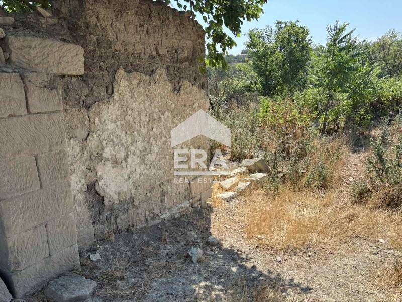 Ексклузивен  панорамен парцел с ток и вода за продажба в  с. Комарево,