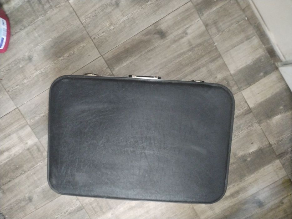 Ретро куфар черен