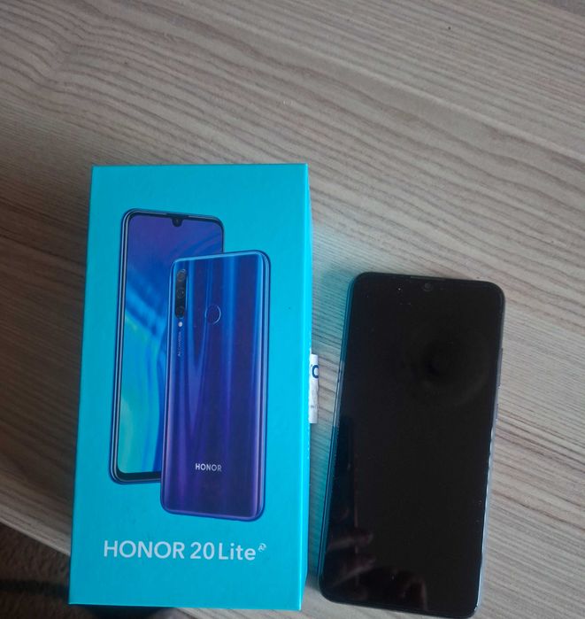 Продавам Honor 20 Lite