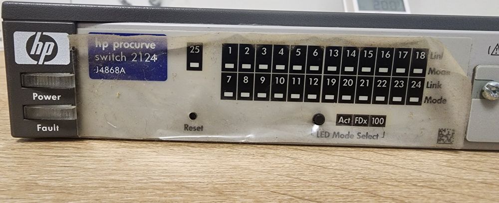 Vând switch HP 24 porturi