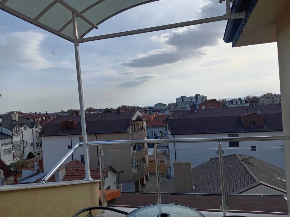 Луксозен тристаен апартамент с панорамни гледки - Свиленград, център