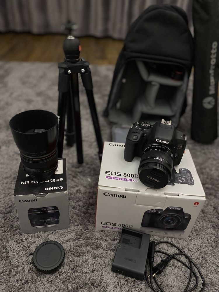 Canon EOS 800D + accesorii