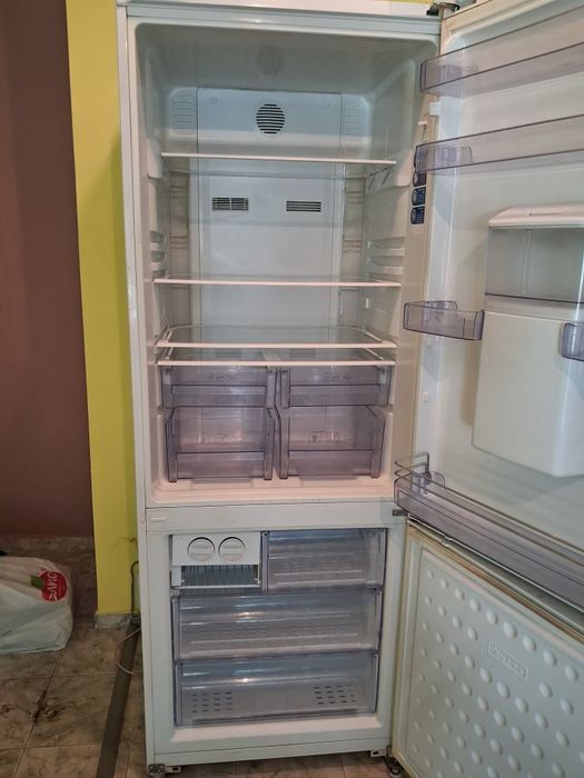 Продавам хладилник BEKO 475 литра