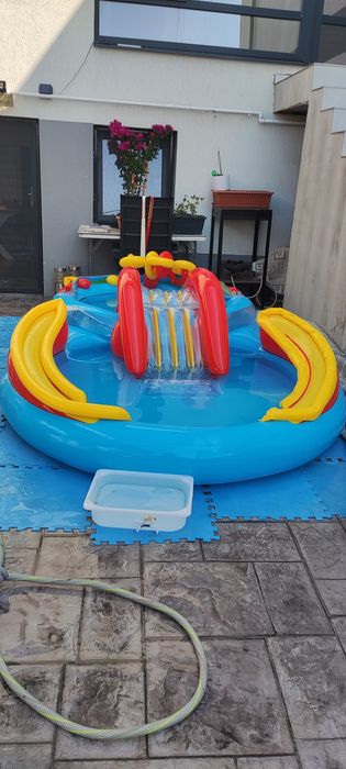 Vând piscină de copii