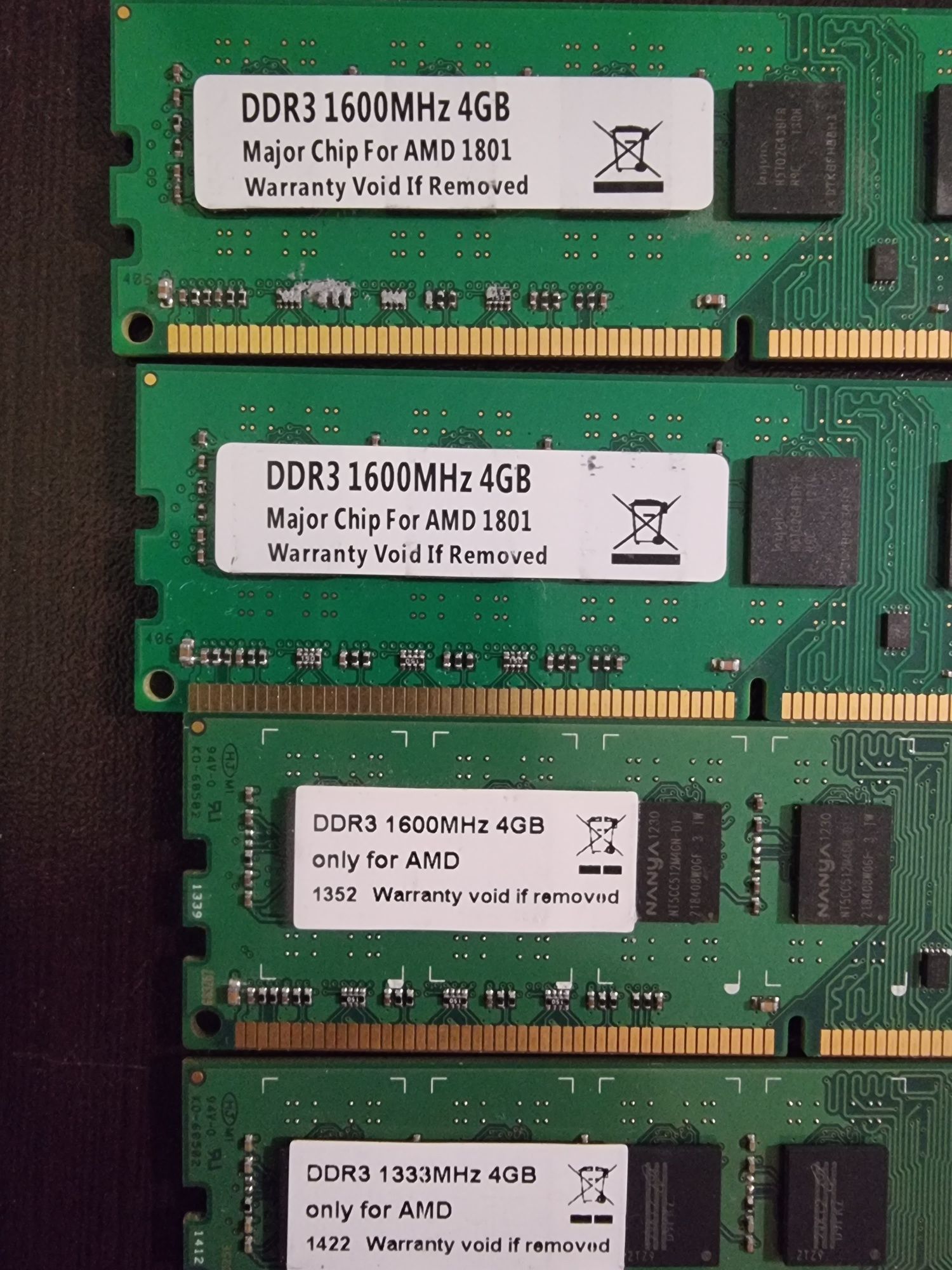 AMD 4GB DDR3 рами