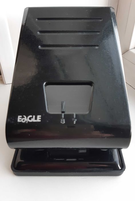 Канц товары -дыроколы