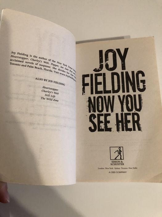 Книга на английски език Вече я виждаш/Now you see her от Joy Fielding