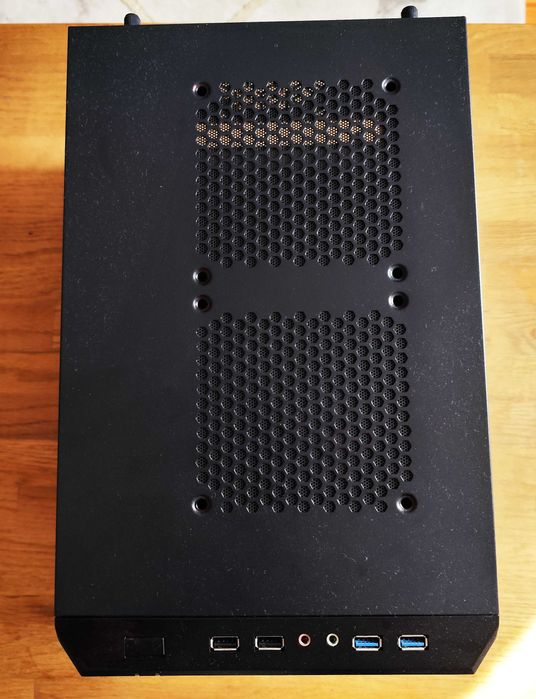 Carcasa pc Sharkoon/Bonus aspirator