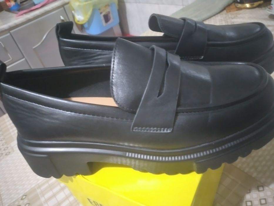 Кожаная стильная обувь