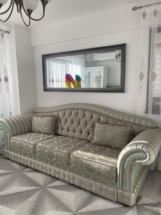 Canapea verde frumoasa