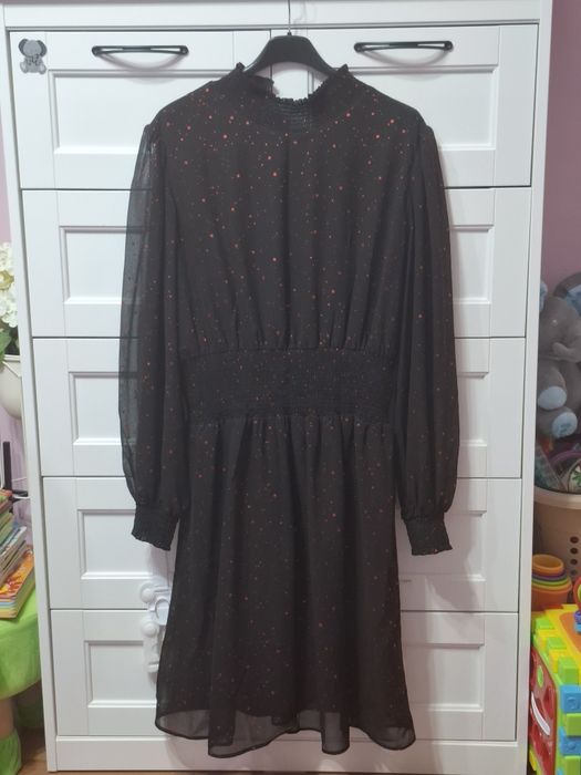 Rochie din voal negru cu steluțe mici roșii Orsay
