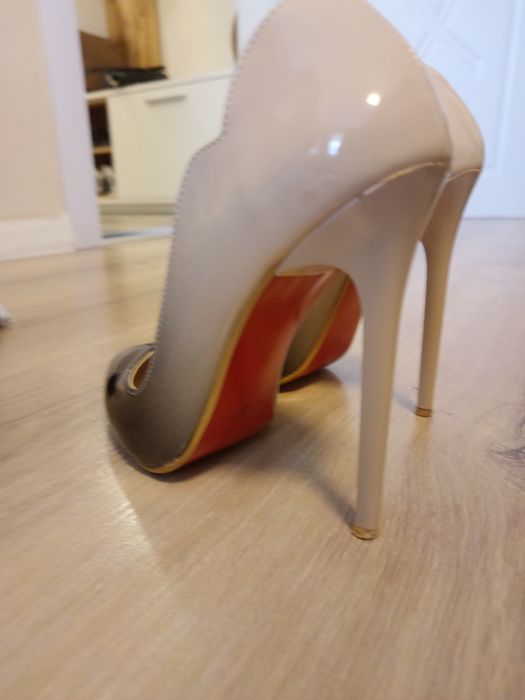 Комплект обувки и чанта