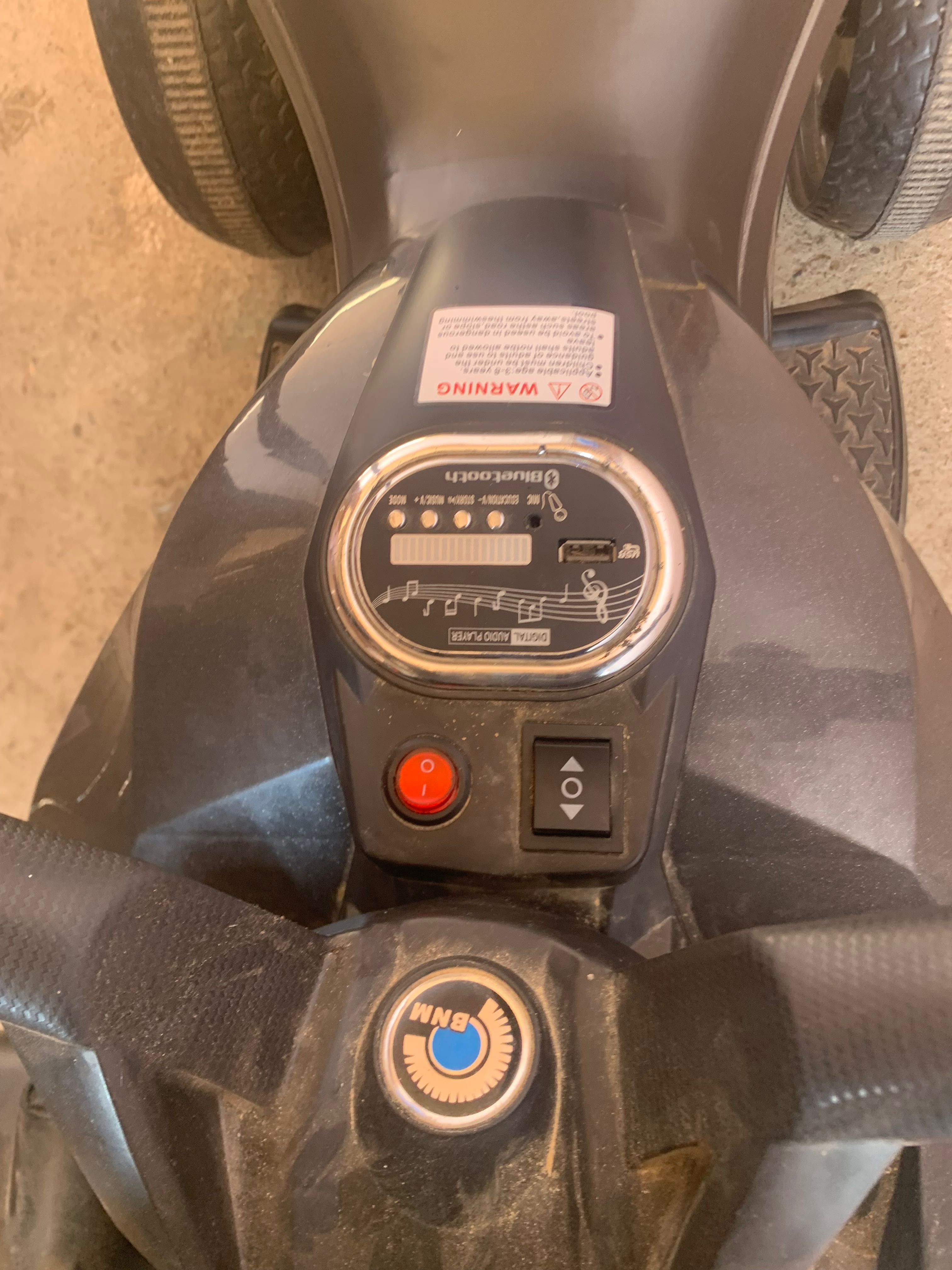 Vând motocicletă de copii electrică