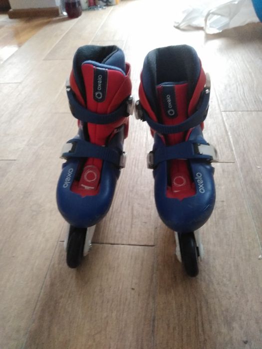 Vând patine cu rotile  reglabile