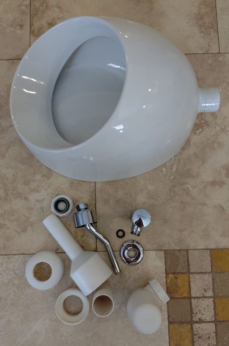 Pisoar cu baterie și sifon