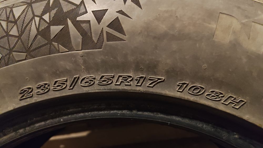 Зимни гуми Nexen 235 65 17 , DOT 3721