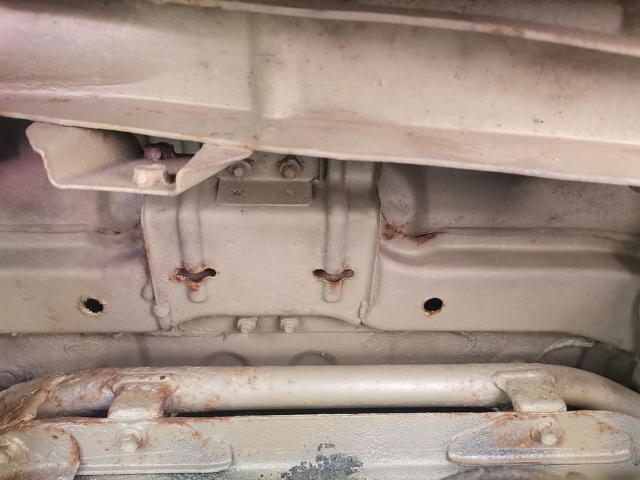 Suzuki jimny 4x4 VVT 2007 cu AC proprietar fără rugină pe lant