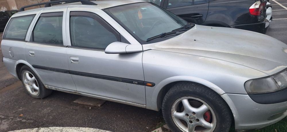 Продавам Opel Vectra 1.8-16v.