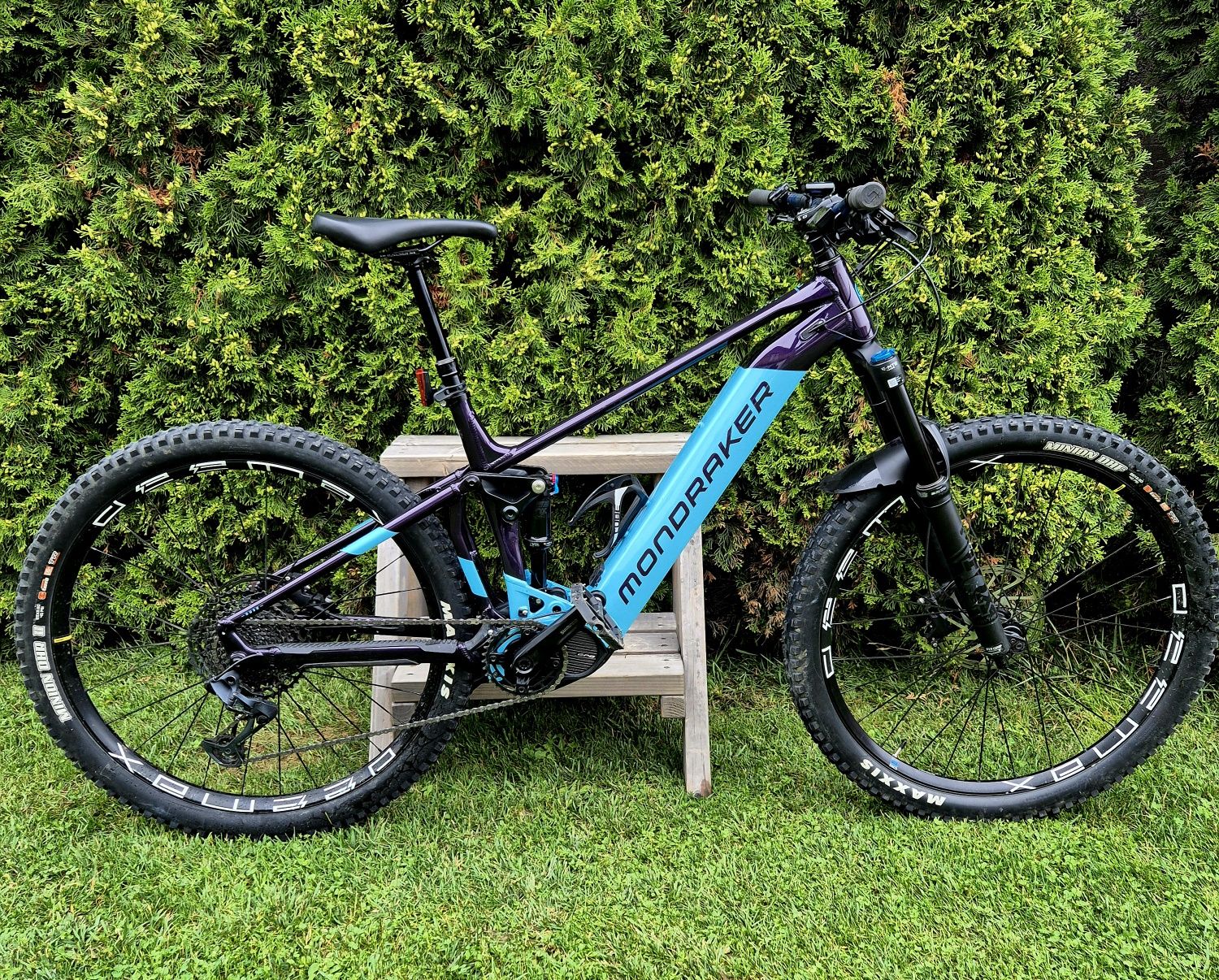 Vând bicicletă electrică Mondraker Dusk