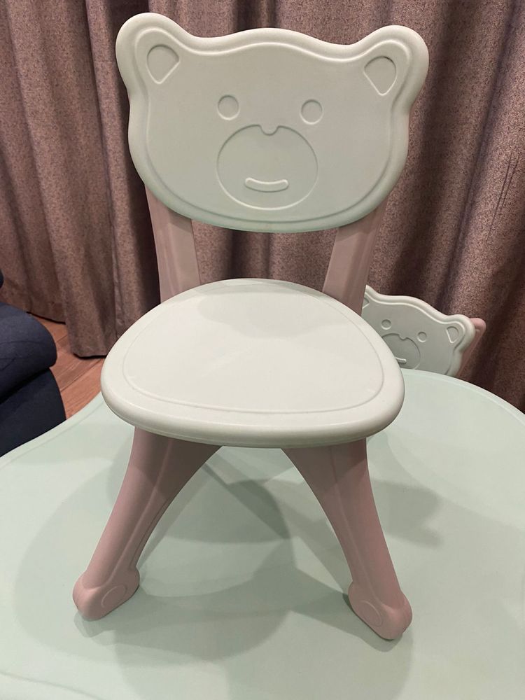 Детский столик + 4 стула