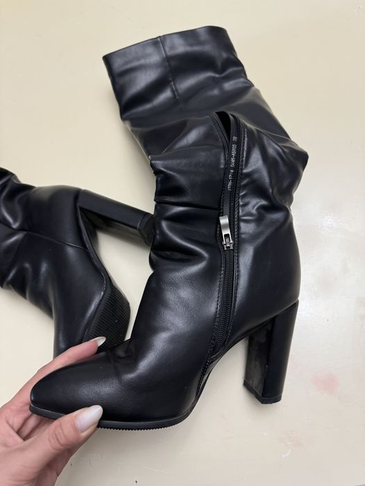 Сапоги на каблуке