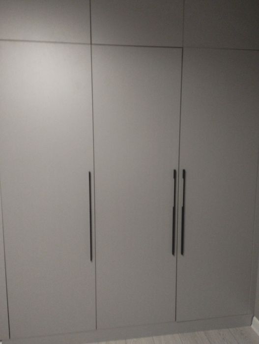 Продам встроенный шкаф 170тыс.