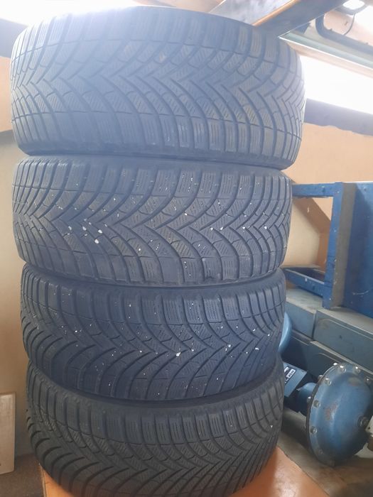 Anvelope iarna 225/50 R18 V XL