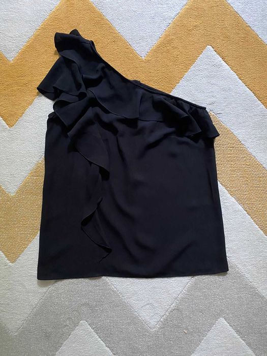 Vand bluzita vara lejera eleganta neagra pe un umar Caramel XS-S