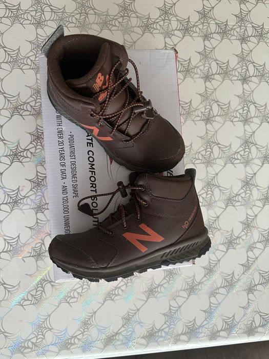 Ghete drumetie New Balance