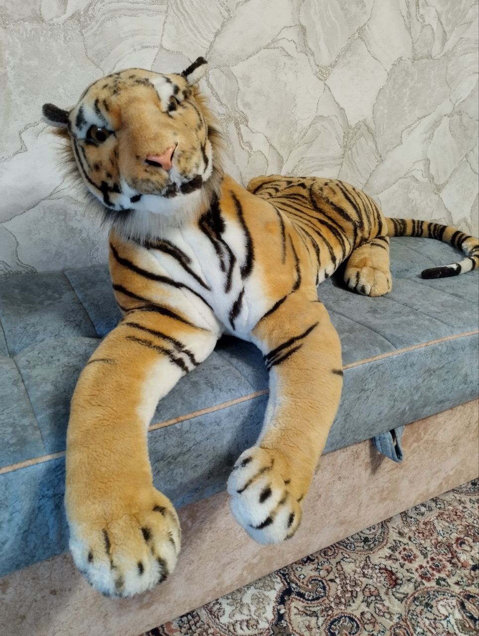 Продам мягкую игрушку Тигрицу