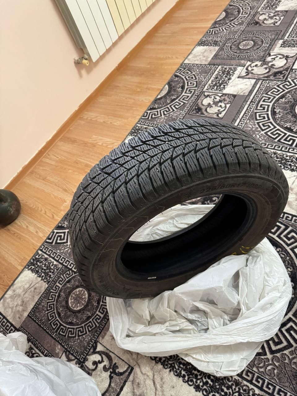 Продам зимние шины.