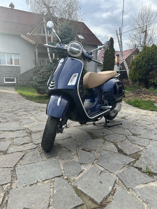 Vespa piaggio 300