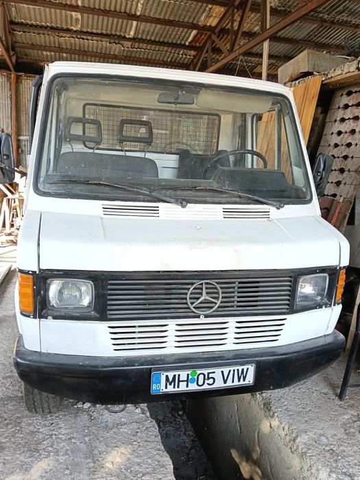 Vând,schimb camioneta și remorcă