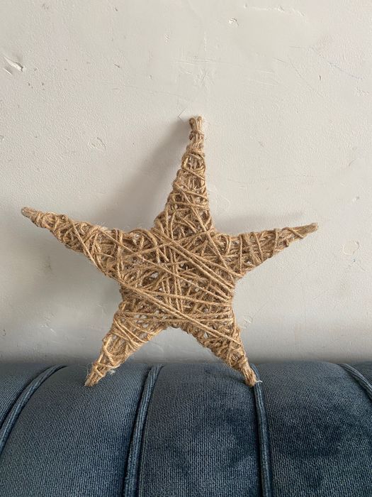 Коледни декорации и подаръци