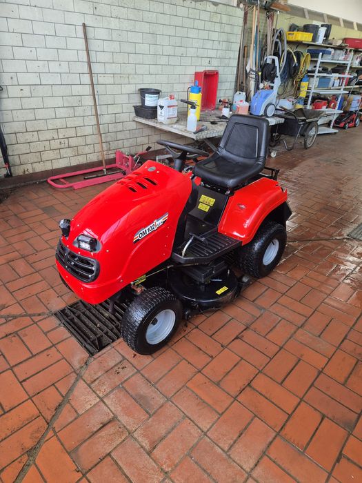 Tractoras tuns gazonul