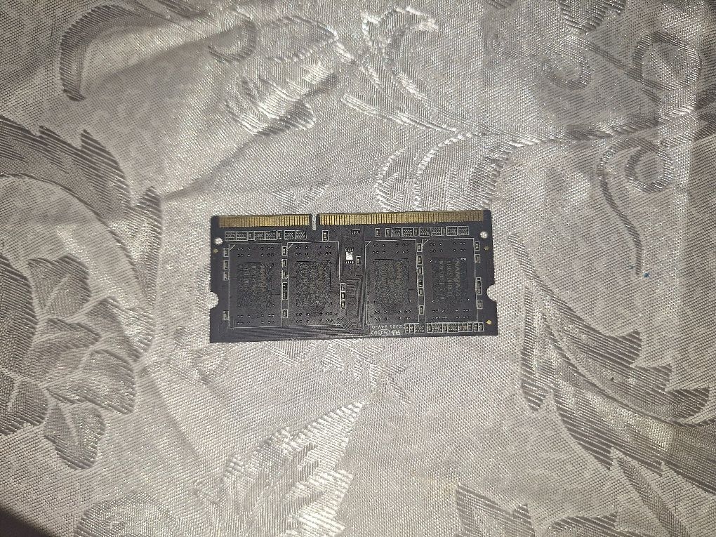 Vand Ram 4 gb 1600 mhz