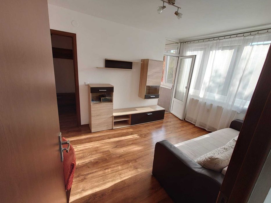 Dau in chirie apartament cu 2 camere
