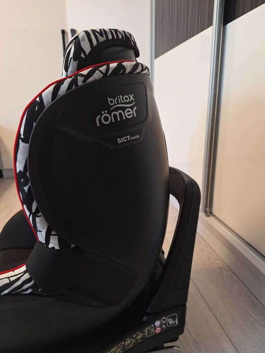 Scaun auto ISOFIX i-Size Britax Romer DUALFIX Letter Design