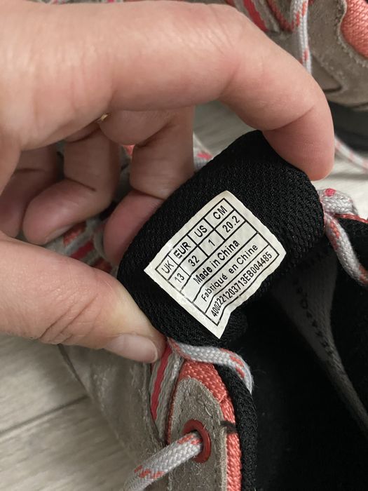 Adidasi drumetie jack wolfskin marime 32