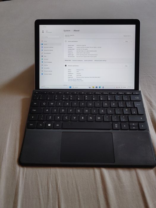 Microsoft surface go 2 8gb ram, 128gb, m3 8100y, model 1926