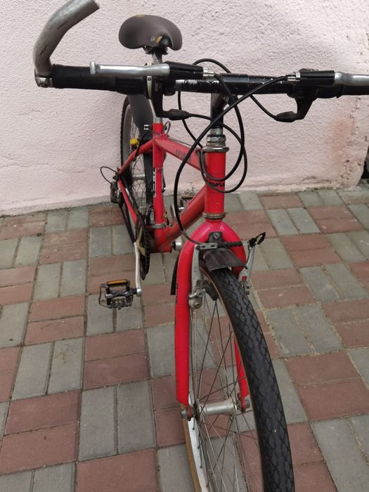 Bicicletă cu roți pe 24